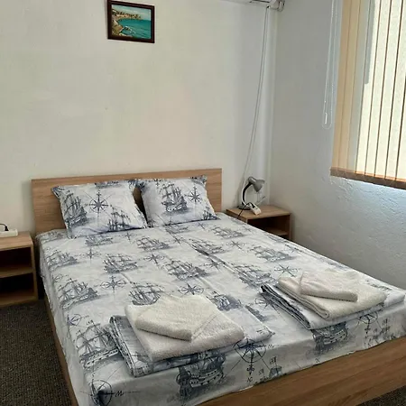 Old Town - 3 *